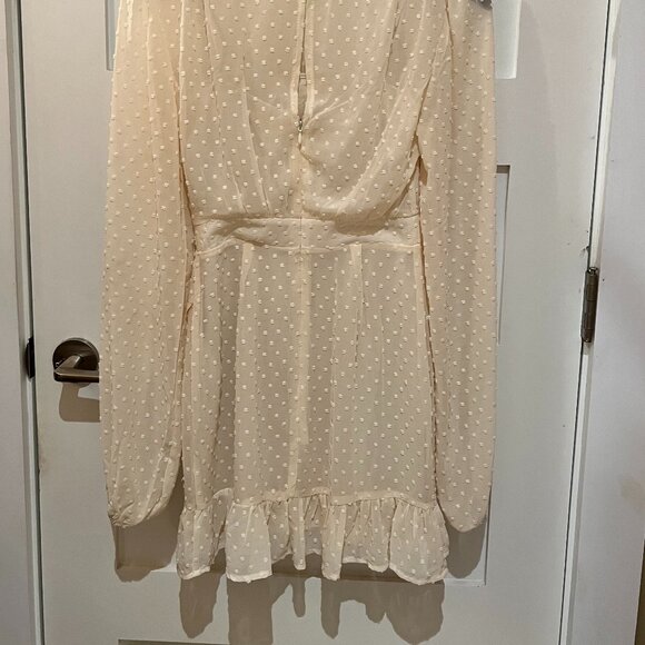 Elegant Showpo Mini Dress, Cream, Size 2 - Picture 9 of 12